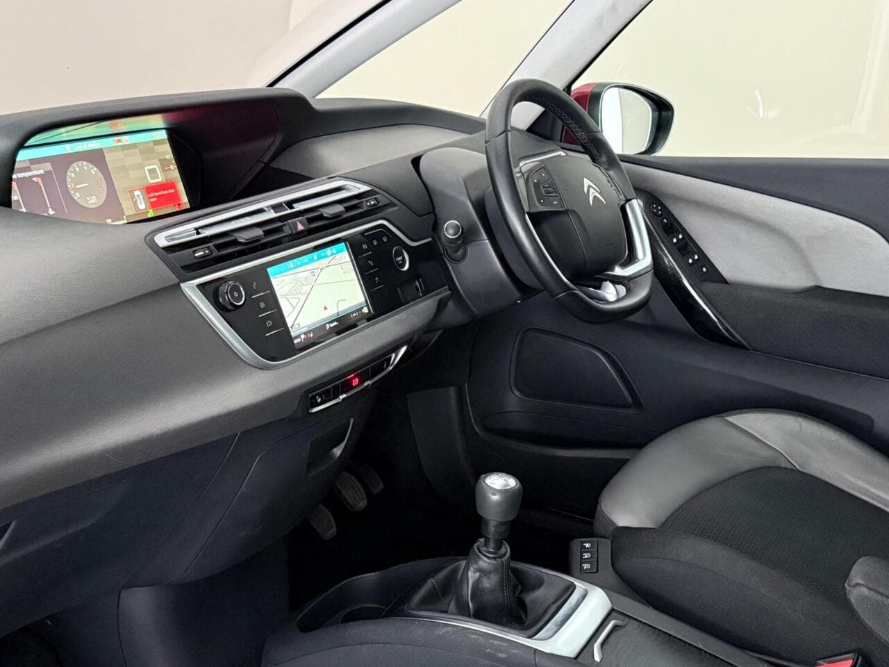 Citroen Grand C4 Picasso thumbnail Interior Front