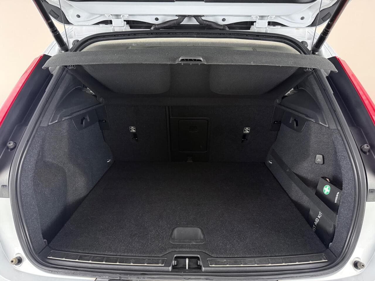 Volvo XC40 thumbnail Boot