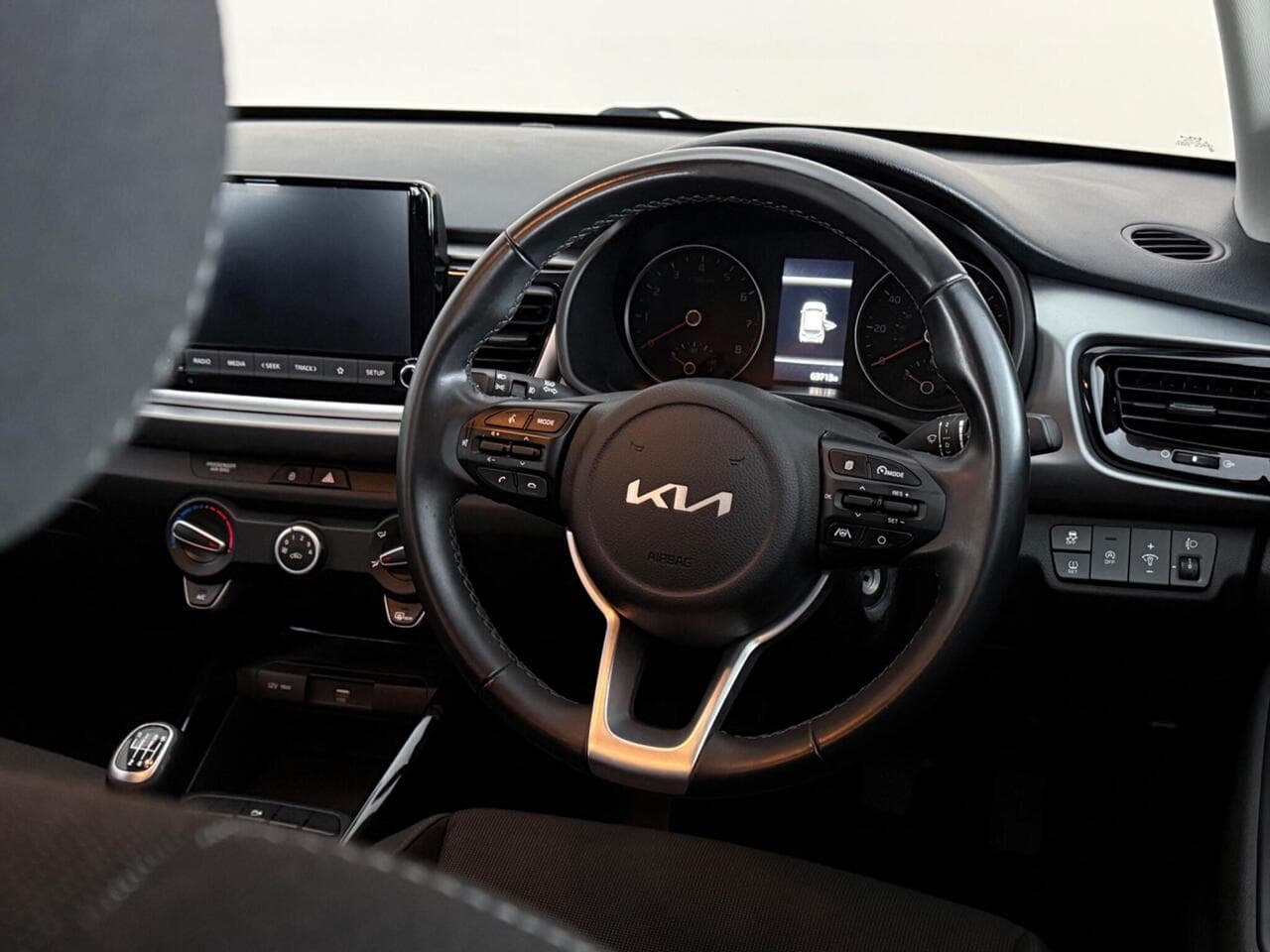 Kia Rio thumbnail Steering Wheel