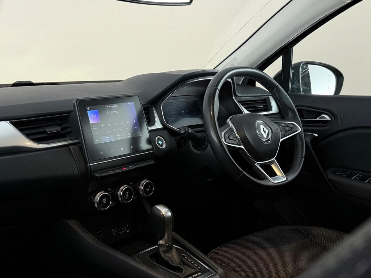 Renault Captur thumbnail Interior Front