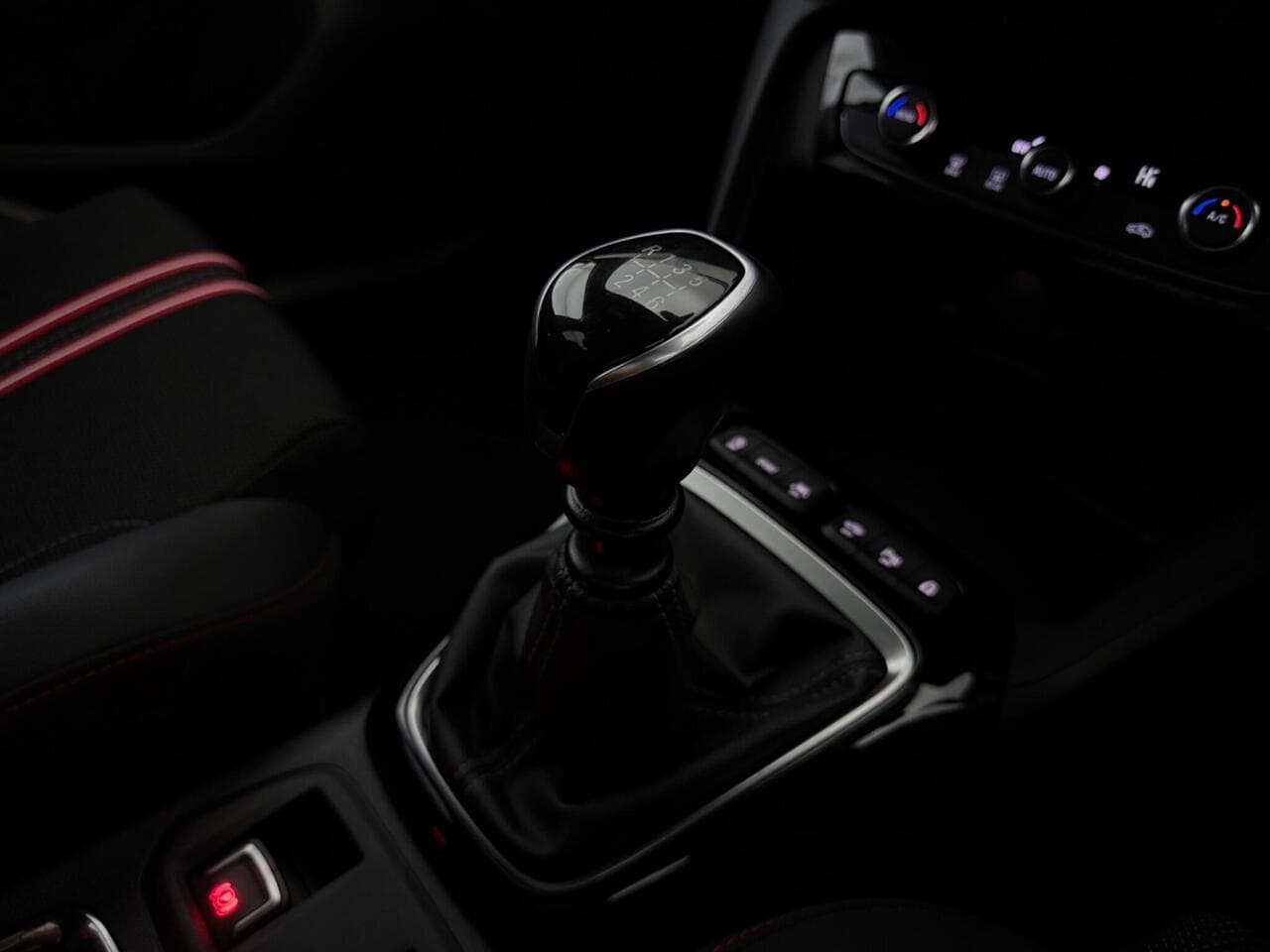 Vauxhall Corsa thumbnail Interior Front