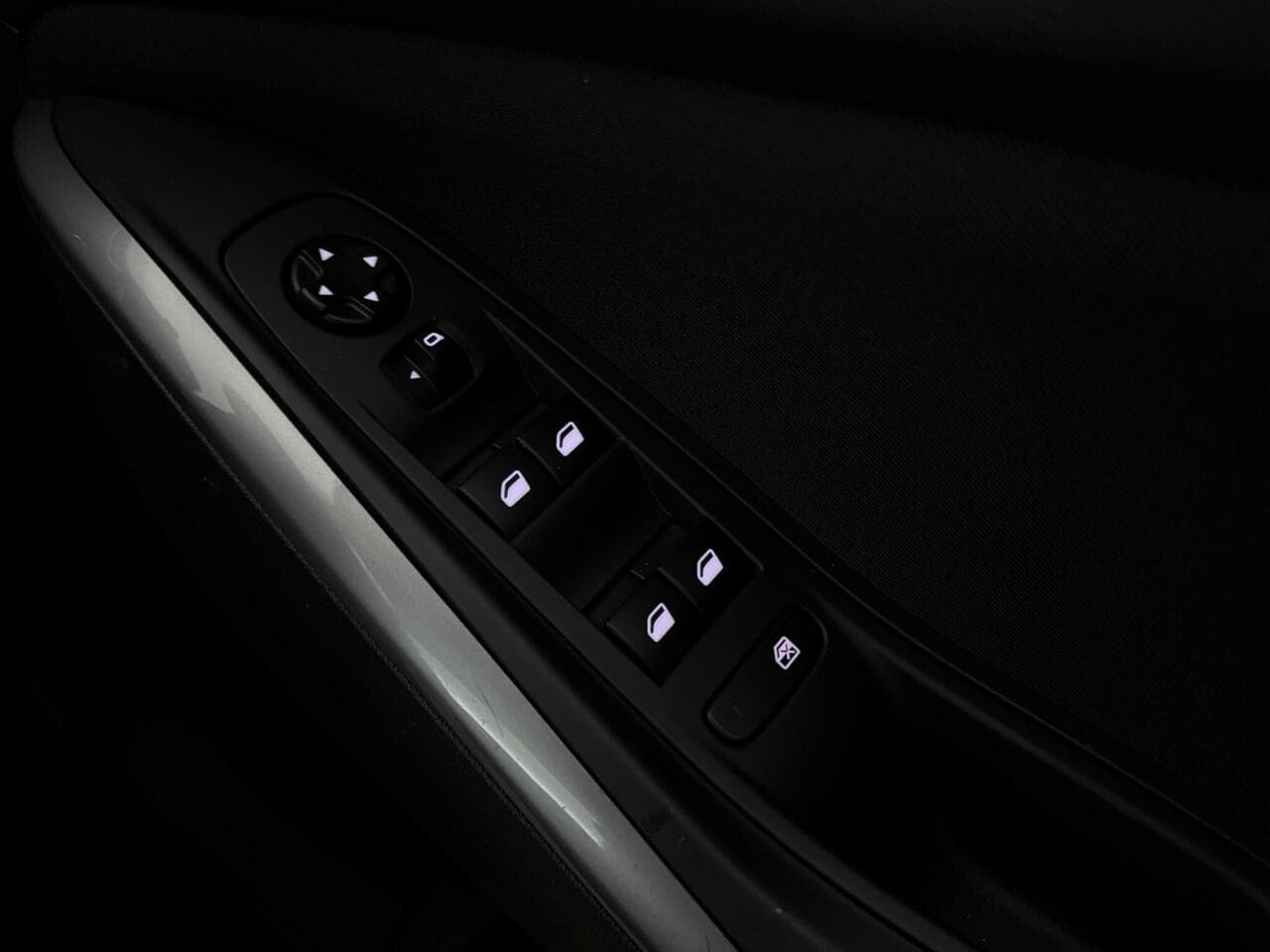 Vauxhall Grandland X thumbnail Misc Controls