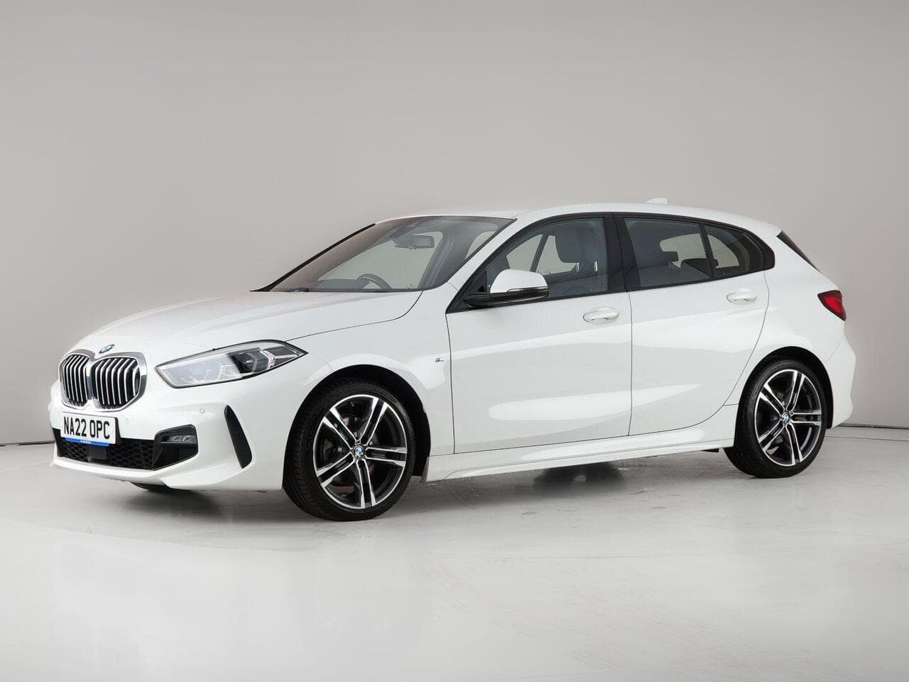 BMW 1 Series thumbnail Front Left