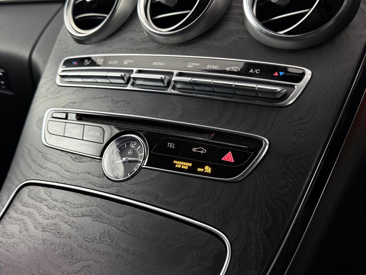 Mercedes-Benz C Class thumbnail Misc Controls