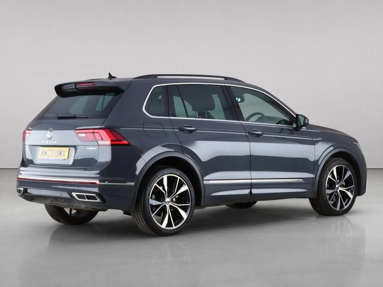Volkswagen Tiguan thumbnail Rear Right