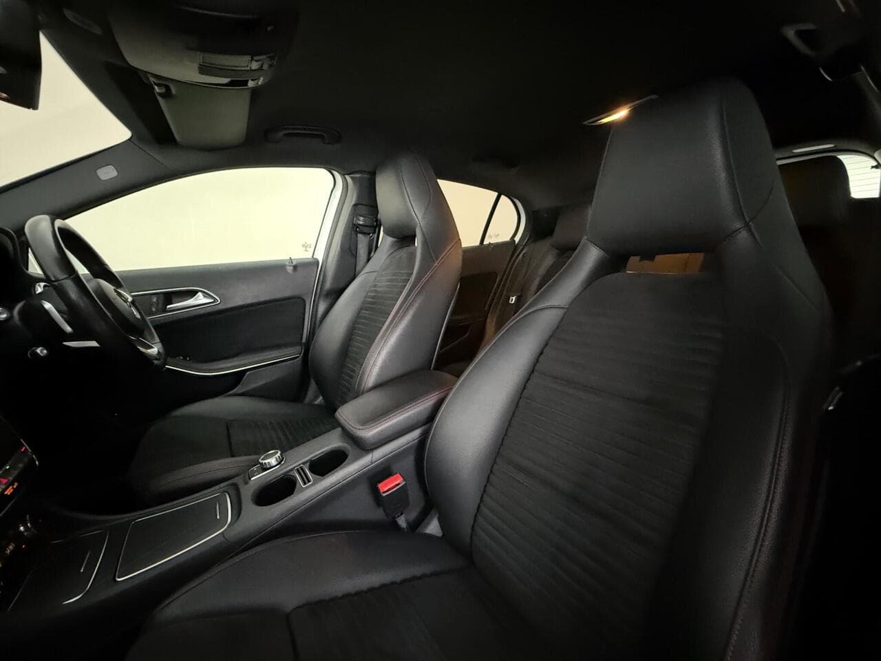 Mercedes-Benz GLA thumbnail Seat Front Passenger