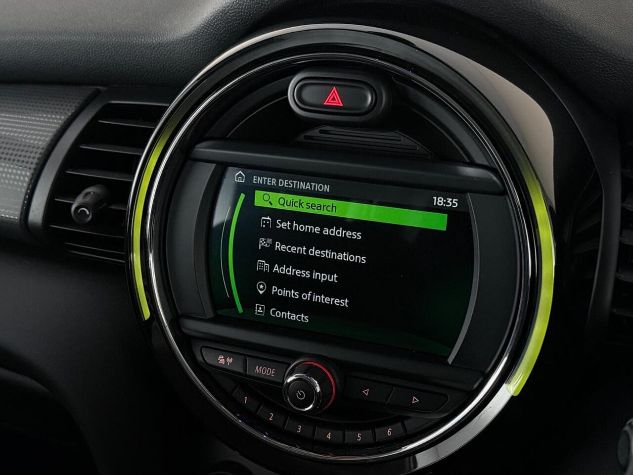 MINI Hatch thumbnail Infotainment System