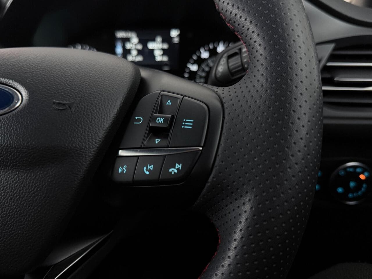 Ford Focus thumbnail Misc Controls