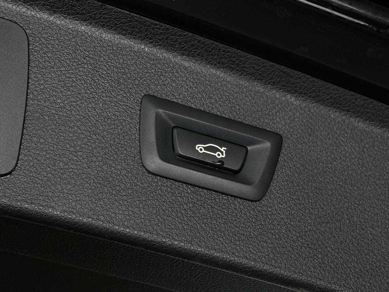 BMW 2 Series Active Tourer thumbnail Misc Controls