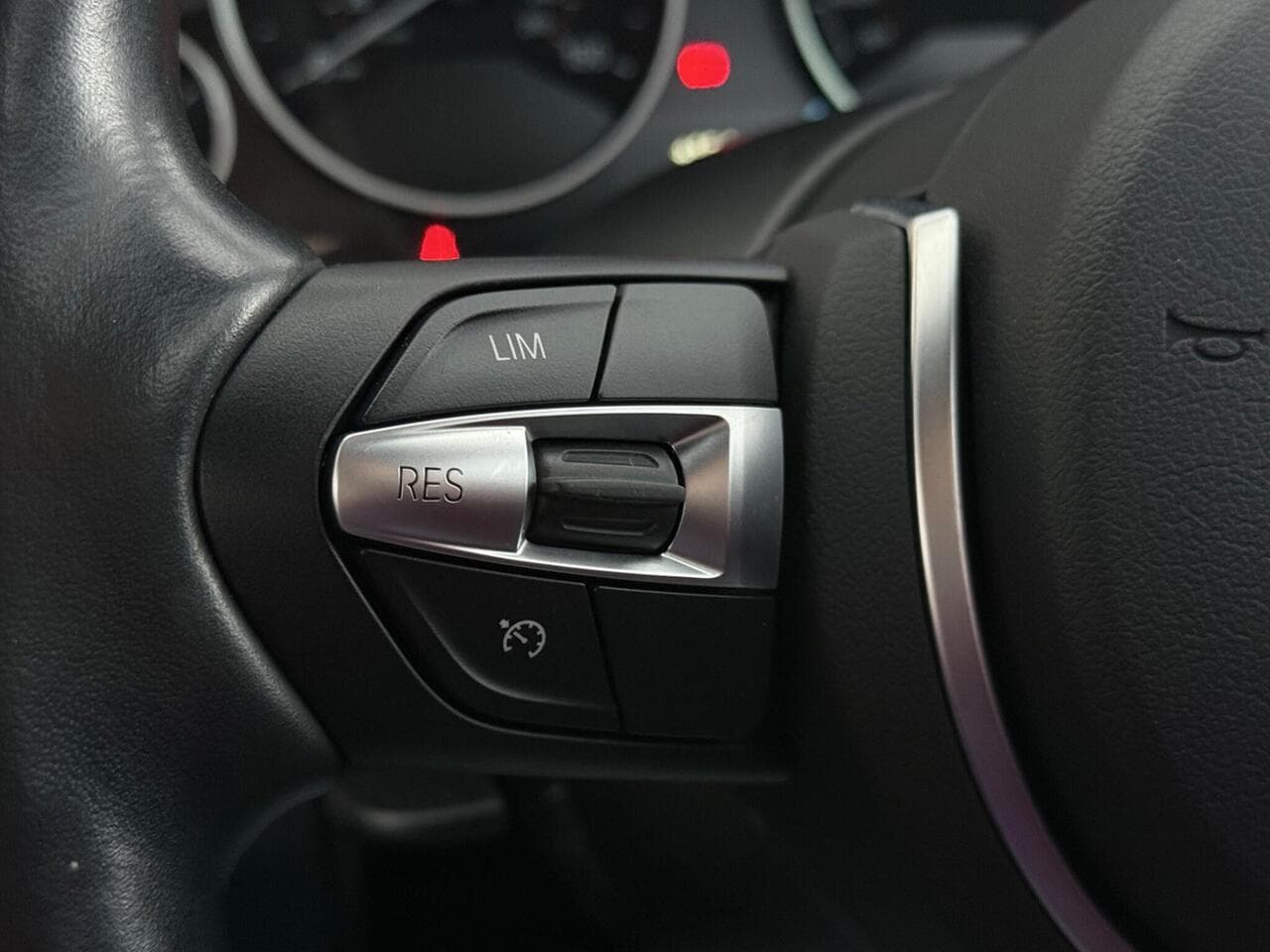 BMW 3 Series thumbnail Misc Controls