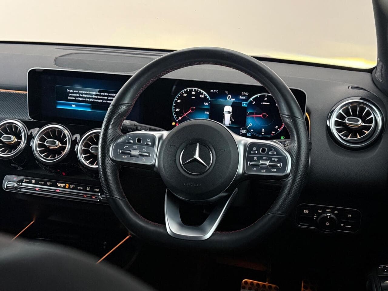 Mercedes-Benz GLB thumbnail Steering Wheel