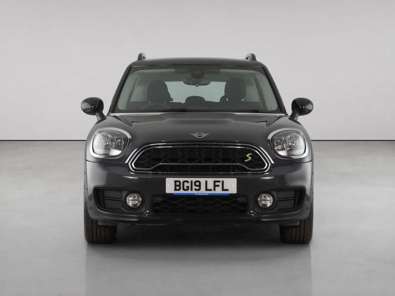 MINI Countryman thumbnail Front
