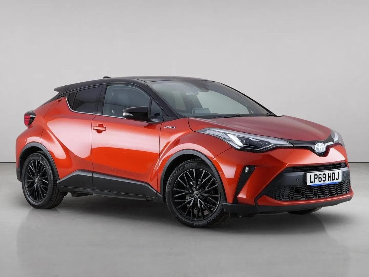 Toyota C-HR - Toyota C-HR 2.0 VVT-h Orange Edition CVT Euro 6 (s/s) 5dr