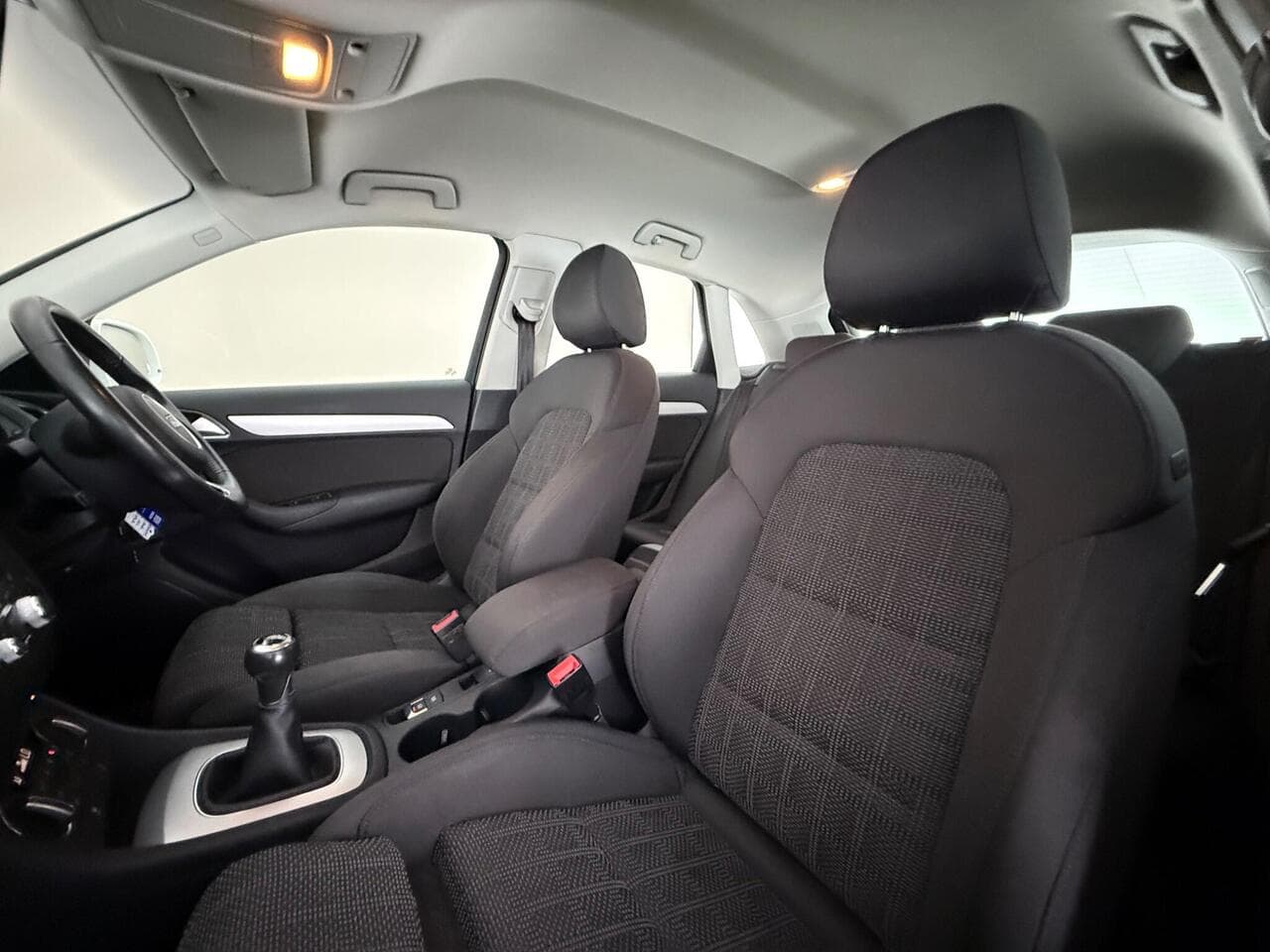 Audi Q3 thumbnail Seat Driver