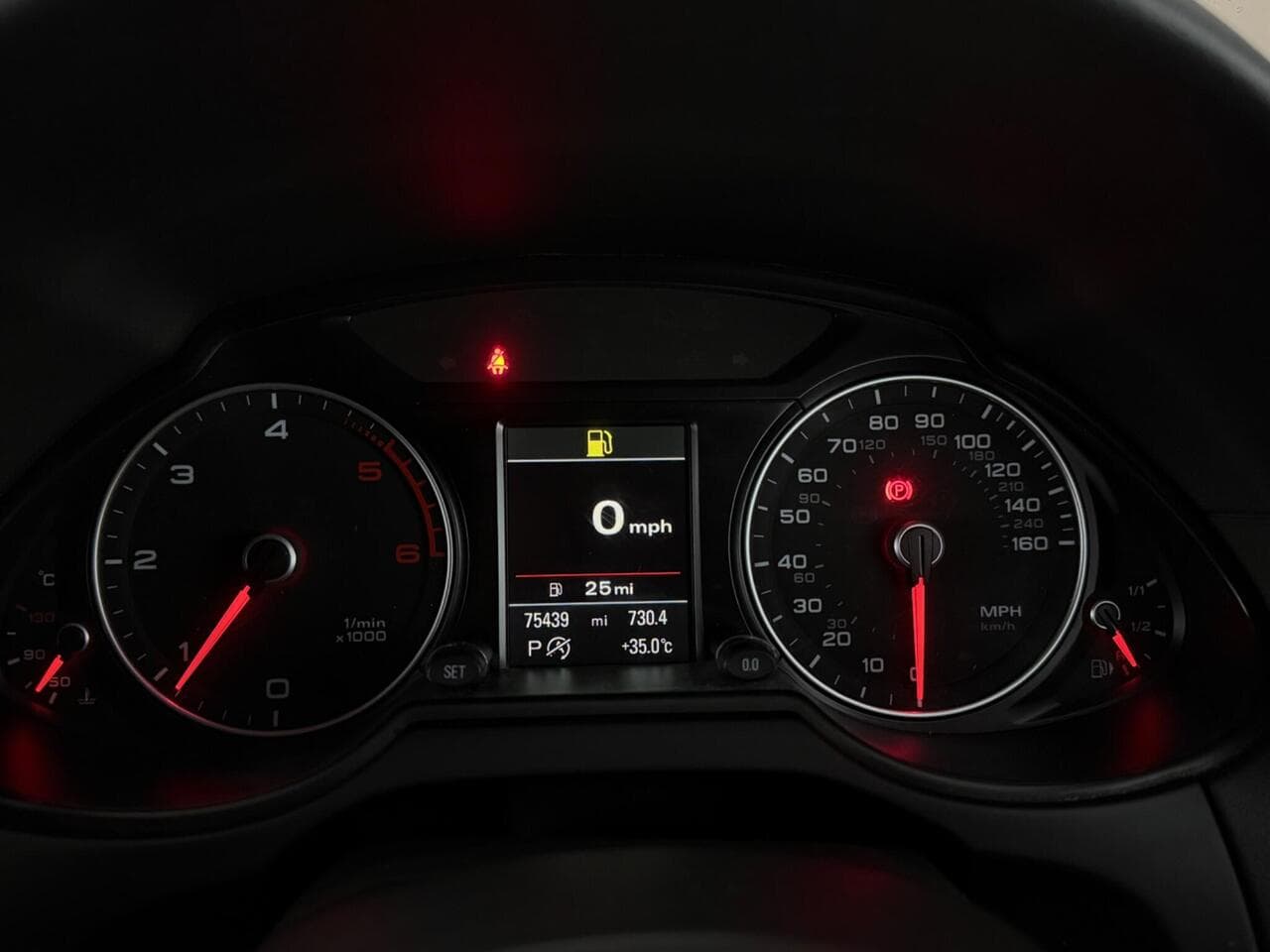 Audi Q5 thumbnail Driver Instruments