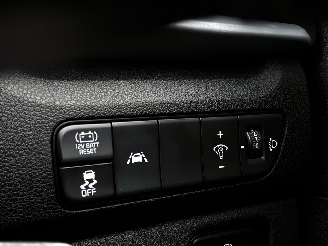 Kia Niro thumbnail Misc Controls