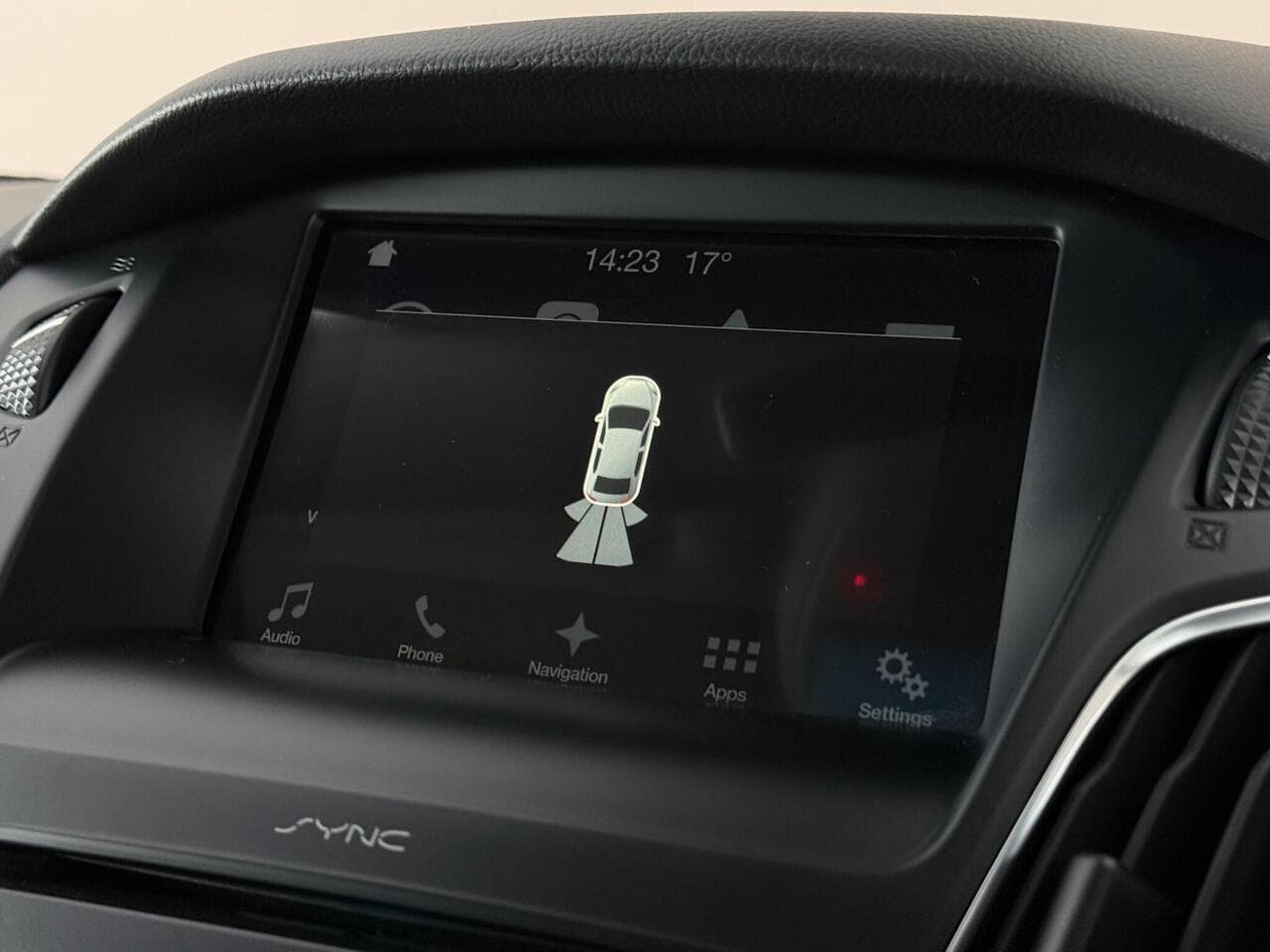 Ford Focus thumbnail Infotainment System