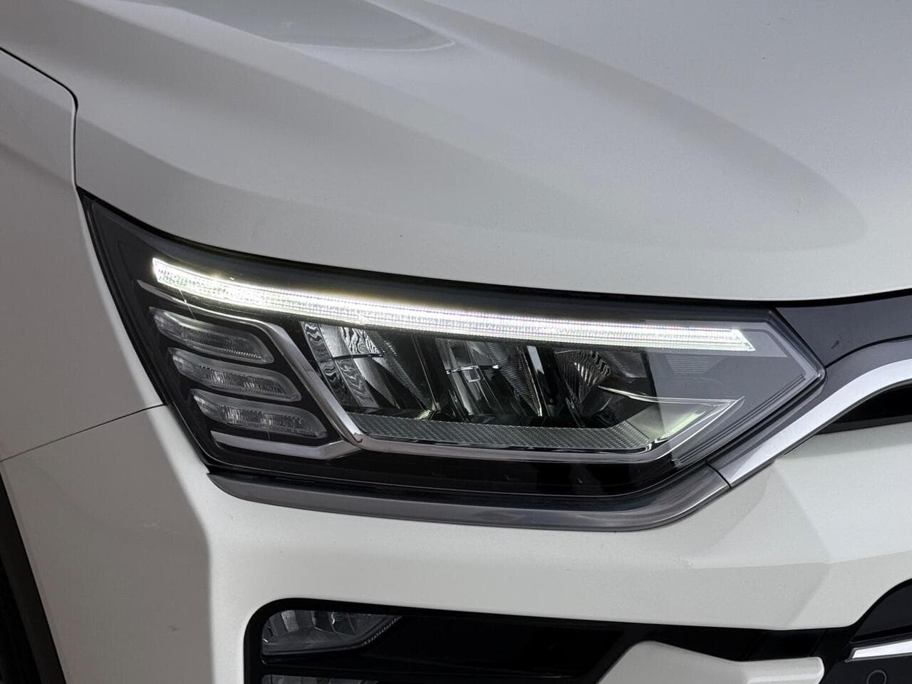 SsangYong Korando thumbnail Lights Front