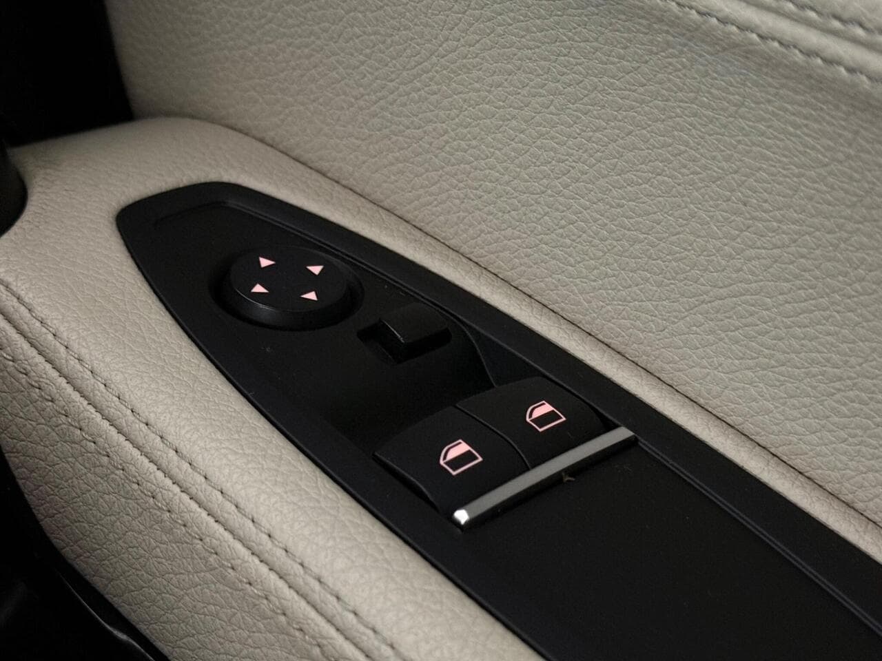 BMW 2 Series thumbnail Misc Controls