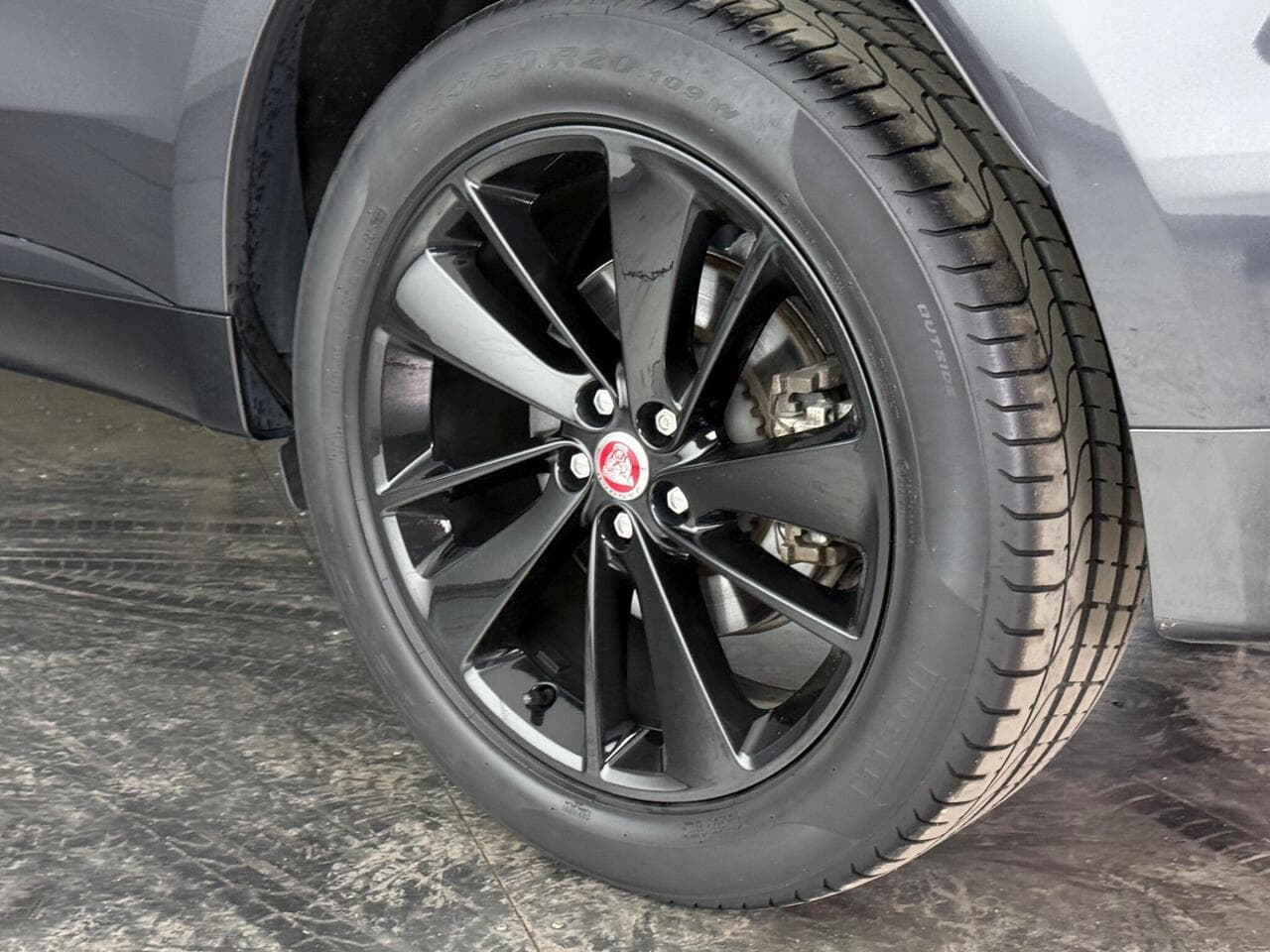 Jaguar F-PACE thumbnail Wheel