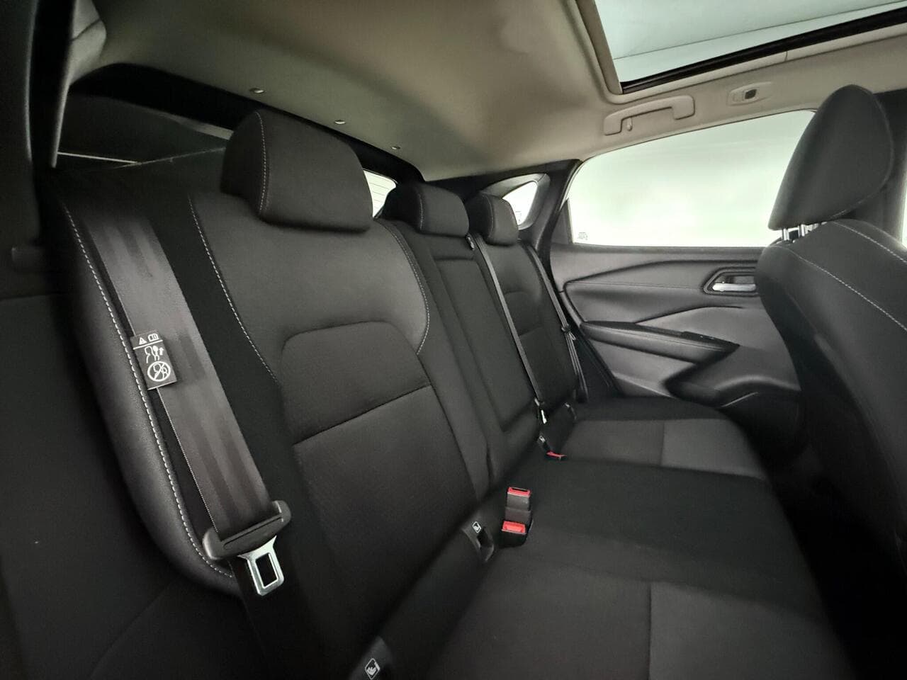 Nissan Qashqai thumbnail Seats Rear
