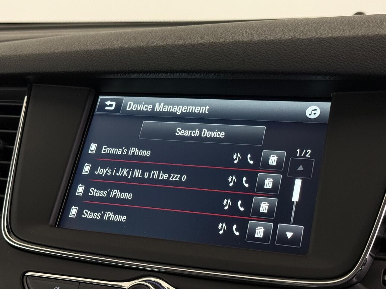 Vauxhall Astra thumbnail Infotainment System