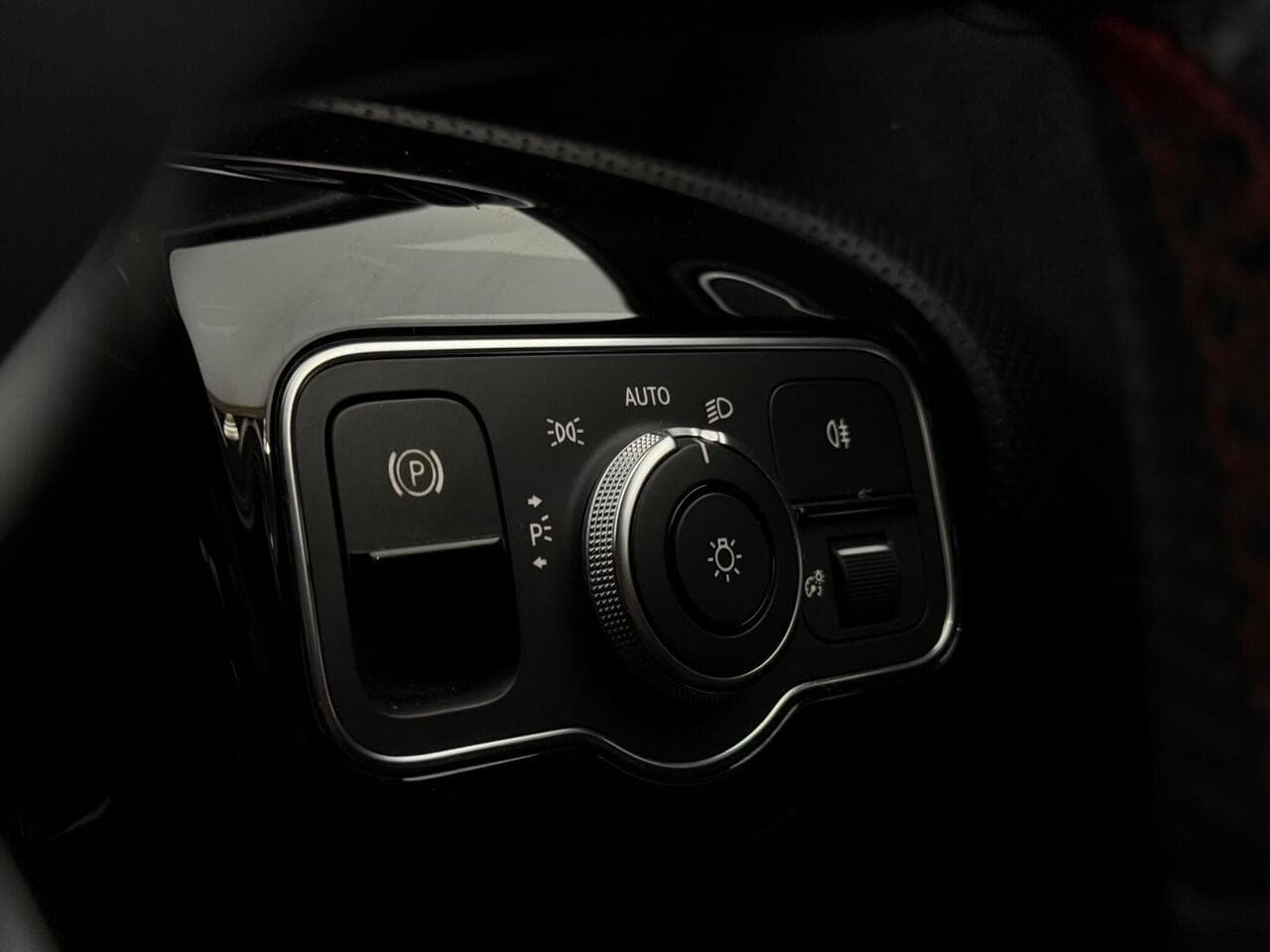 Mercedes-Benz A Class thumbnail Misc Controls