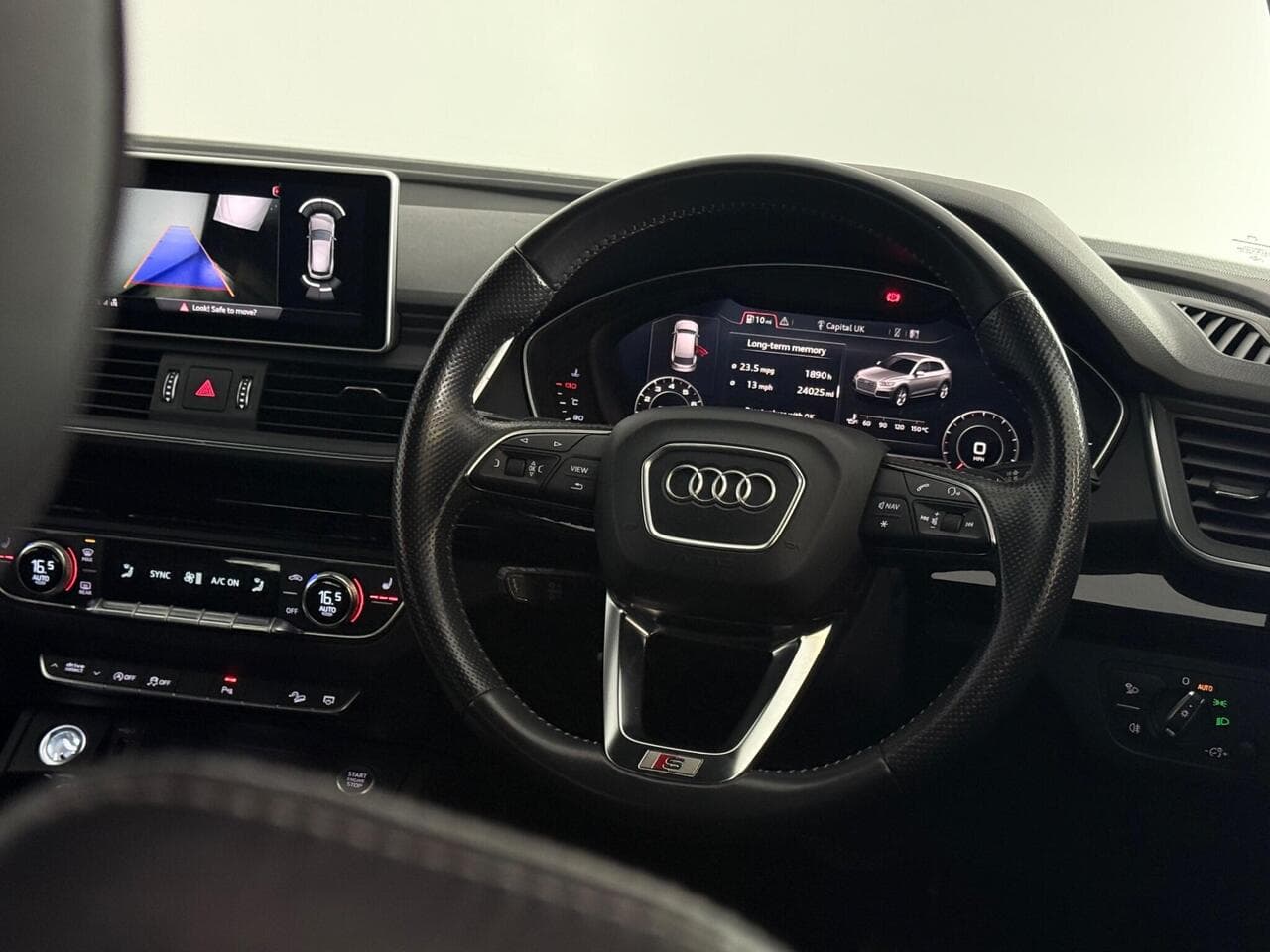 Audi Q5 thumbnail Steering Wheel