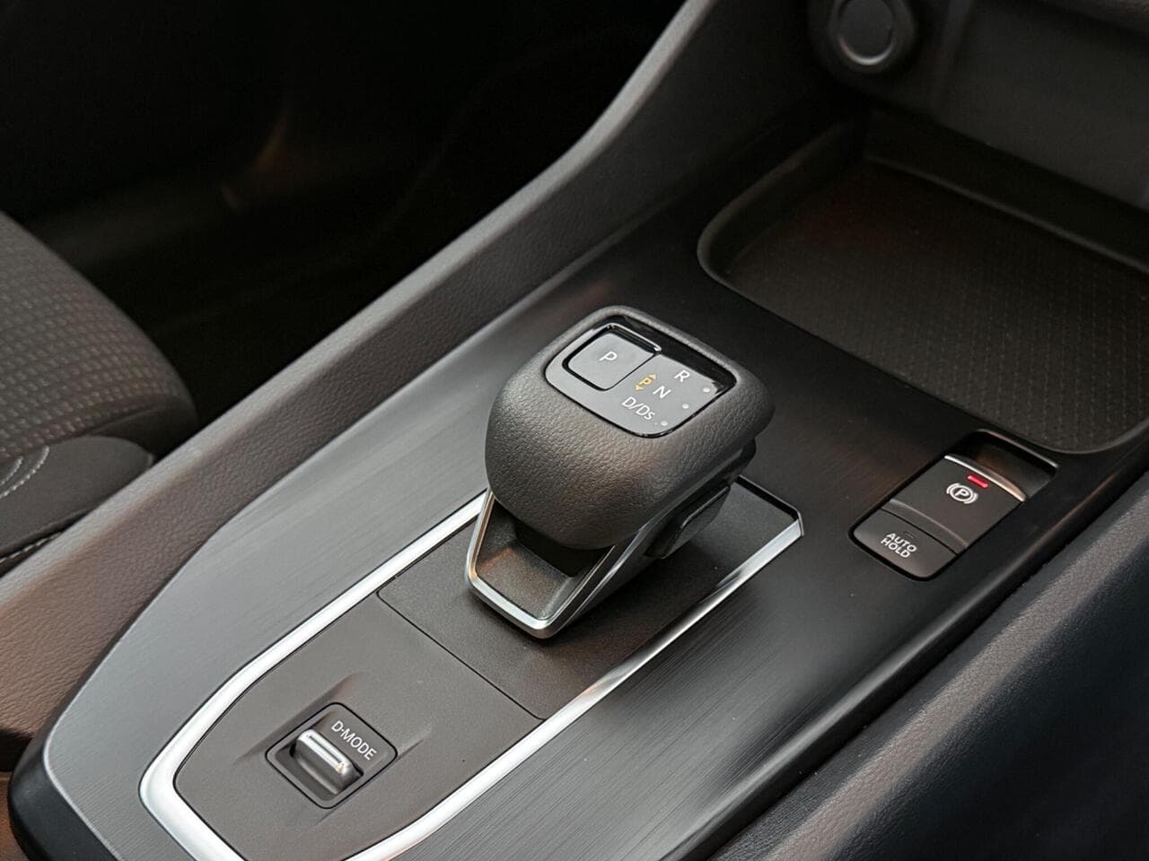 Nissan Qashqai thumbnail Interior Front