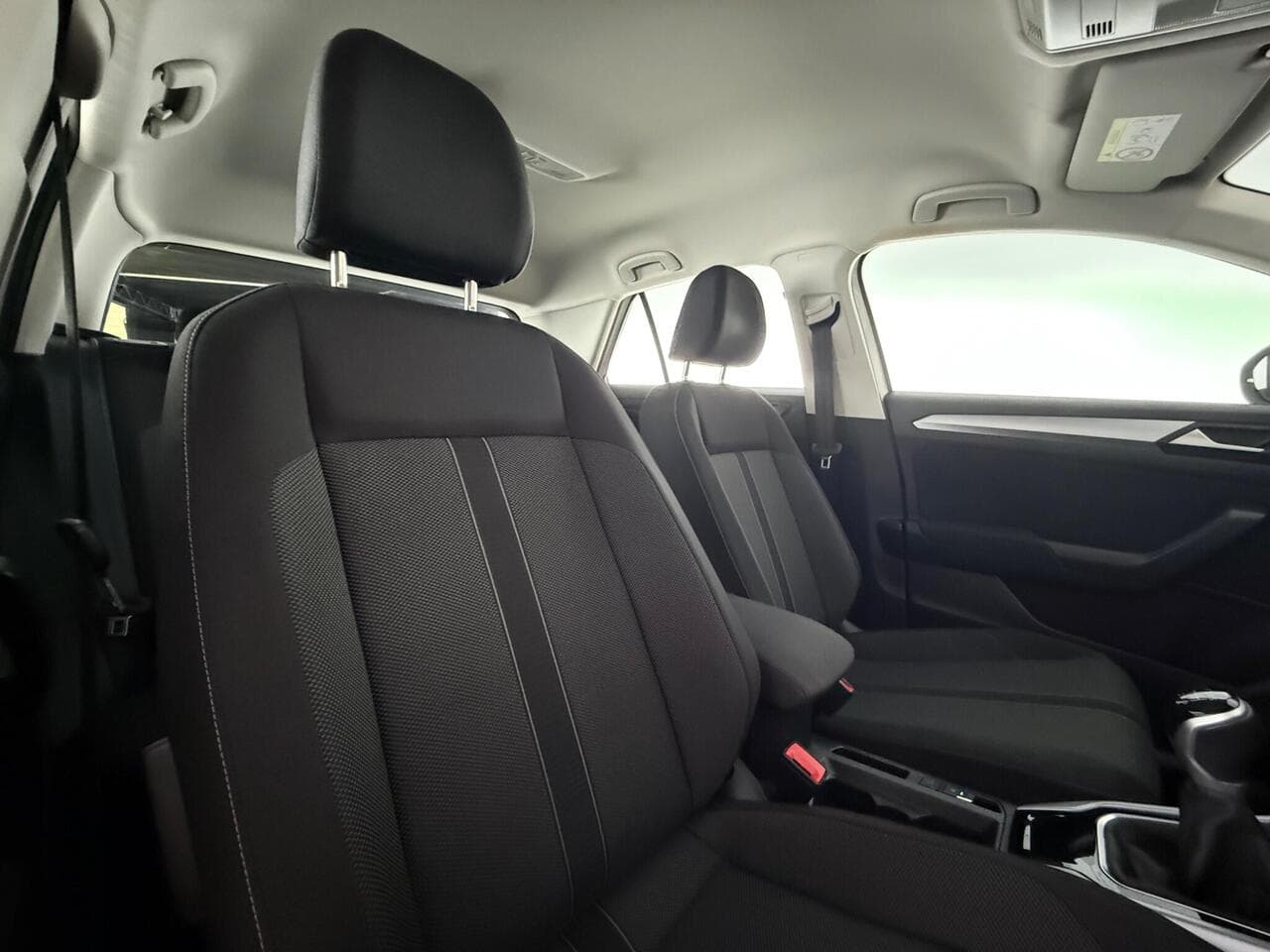 Volkswagen T-Roc thumbnail Seat Driver