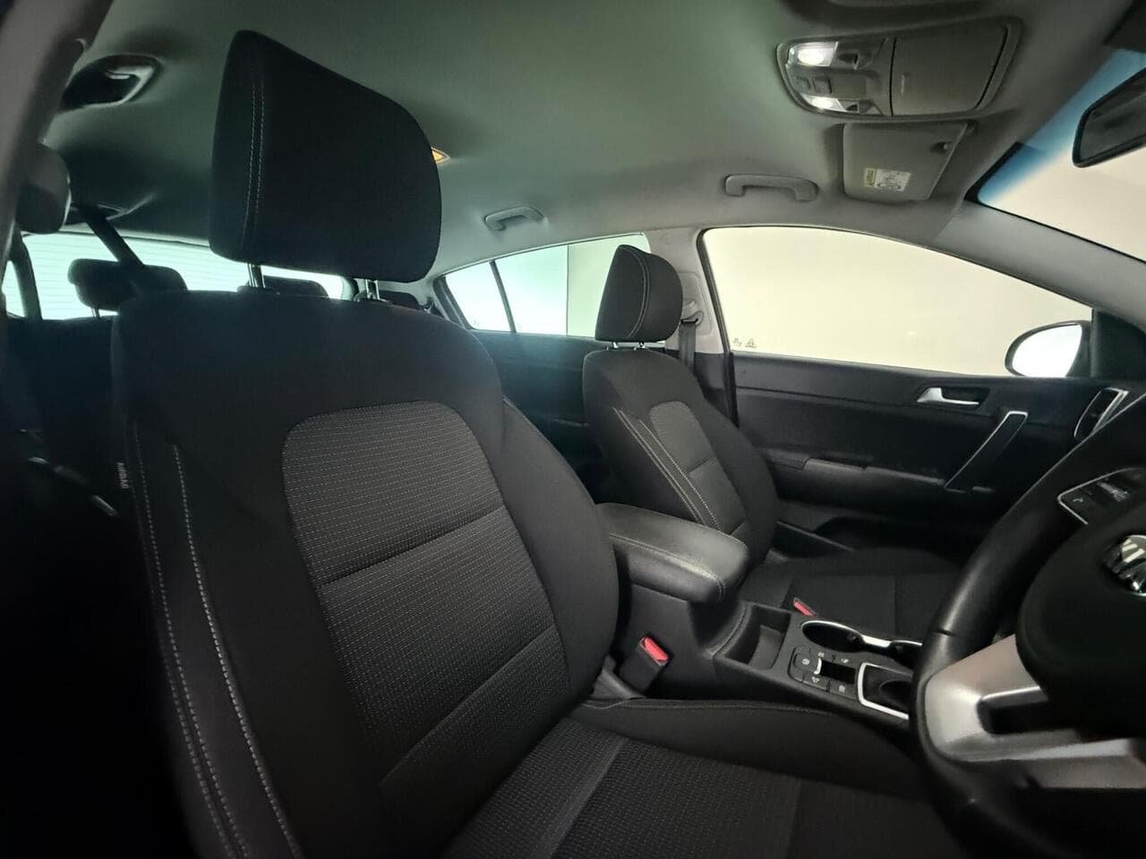 Kia Sportage thumbnail Seat Driver