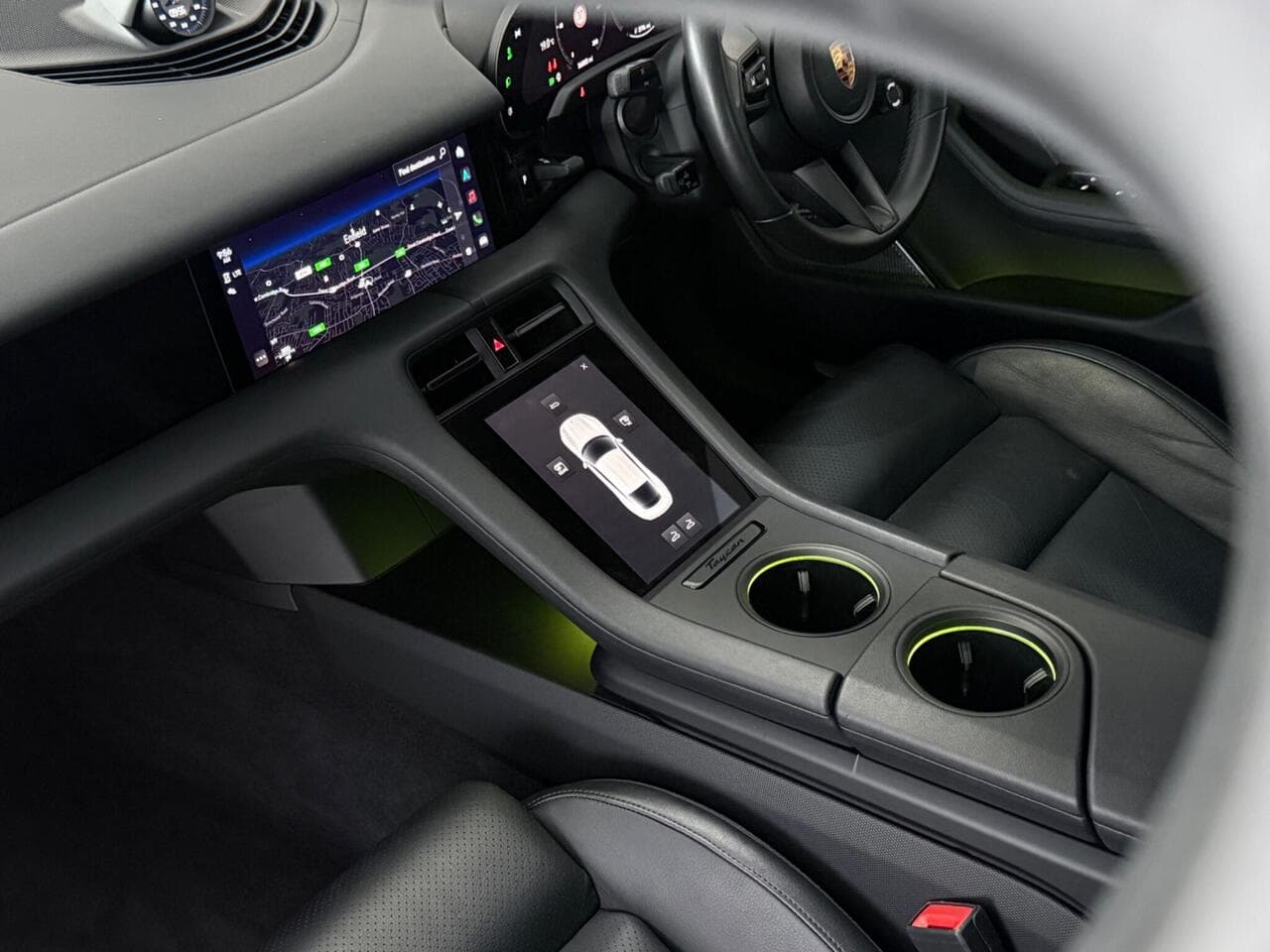 Porsche Taycan thumbnail Interior Front