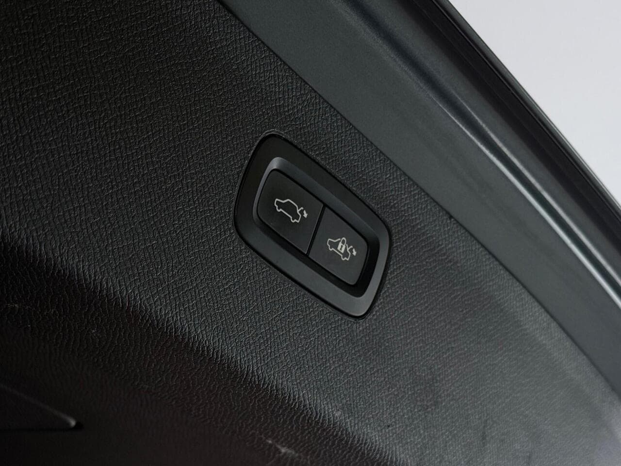Volvo XC90 thumbnail Misc Controls
