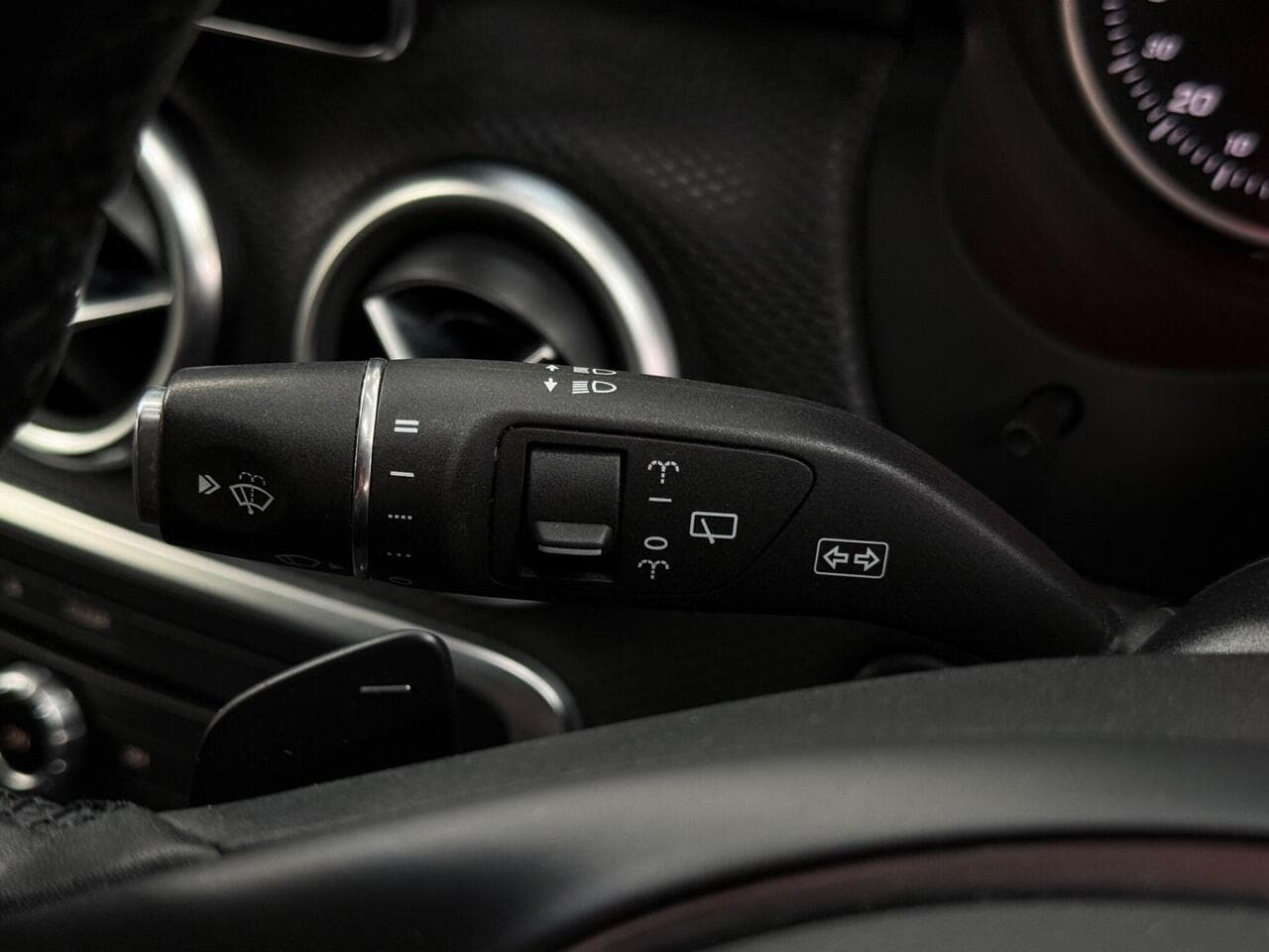 Mercedes-Benz A Class thumbnail Misc Controls