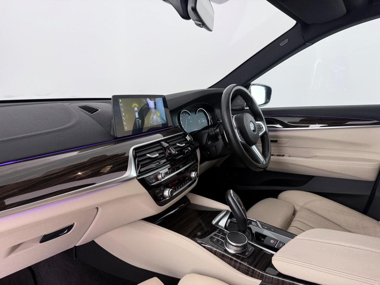 BMW 6 Series Gran Turismo thumbnail Interior Front