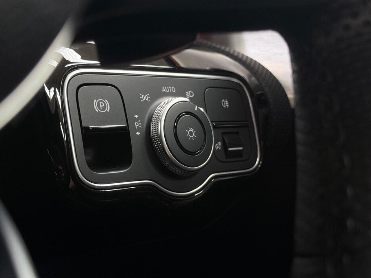 Mercedes-Benz A Class thumbnail Misc Controls