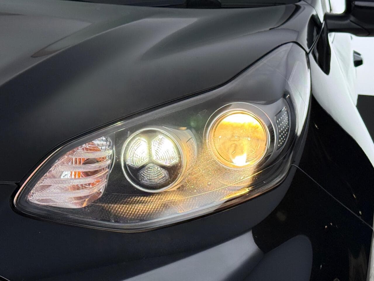 Kia Sportage thumbnail Lights Front