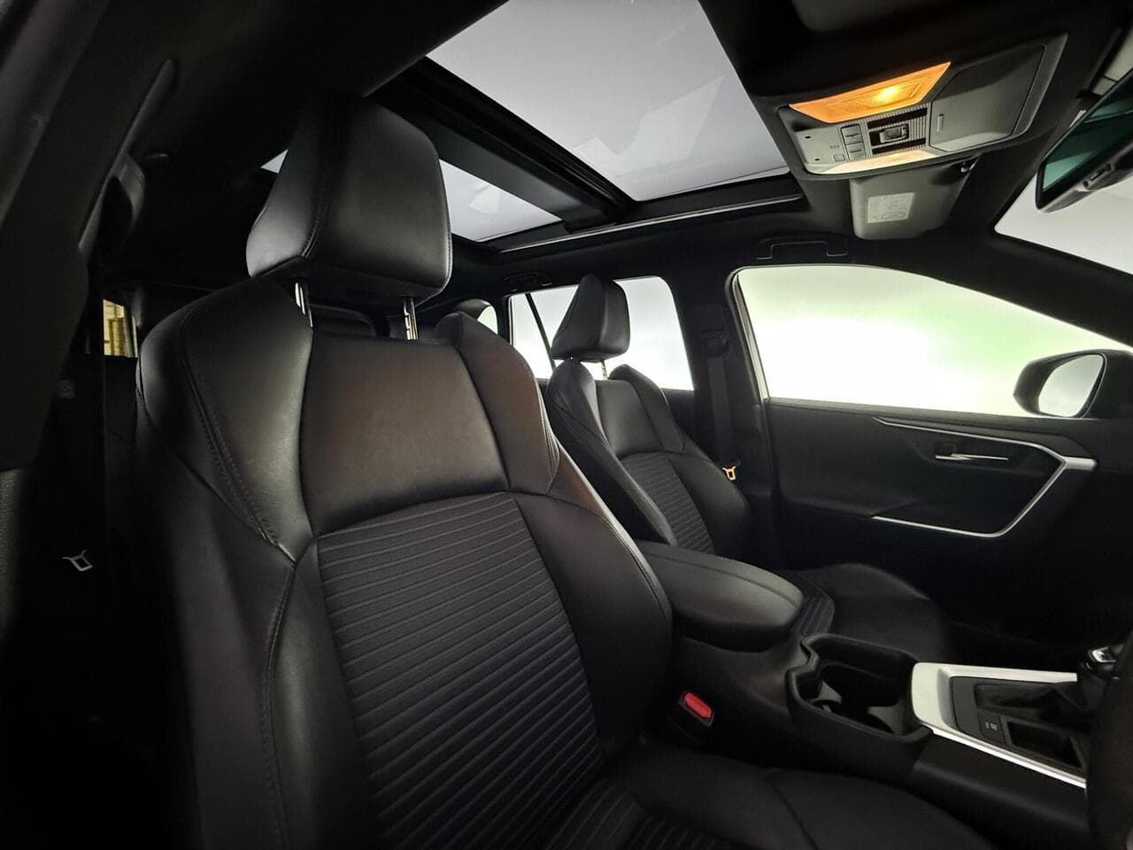 Toyota RAV4 thumbnail Seat Driver