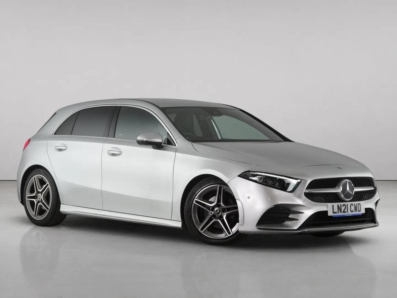 Mercedes-Benz A Class - Mercedes-Benz A Class 1.3 A180 AMG Line (Executive) 7G-DCT Euro 6 (s/s) 5dr