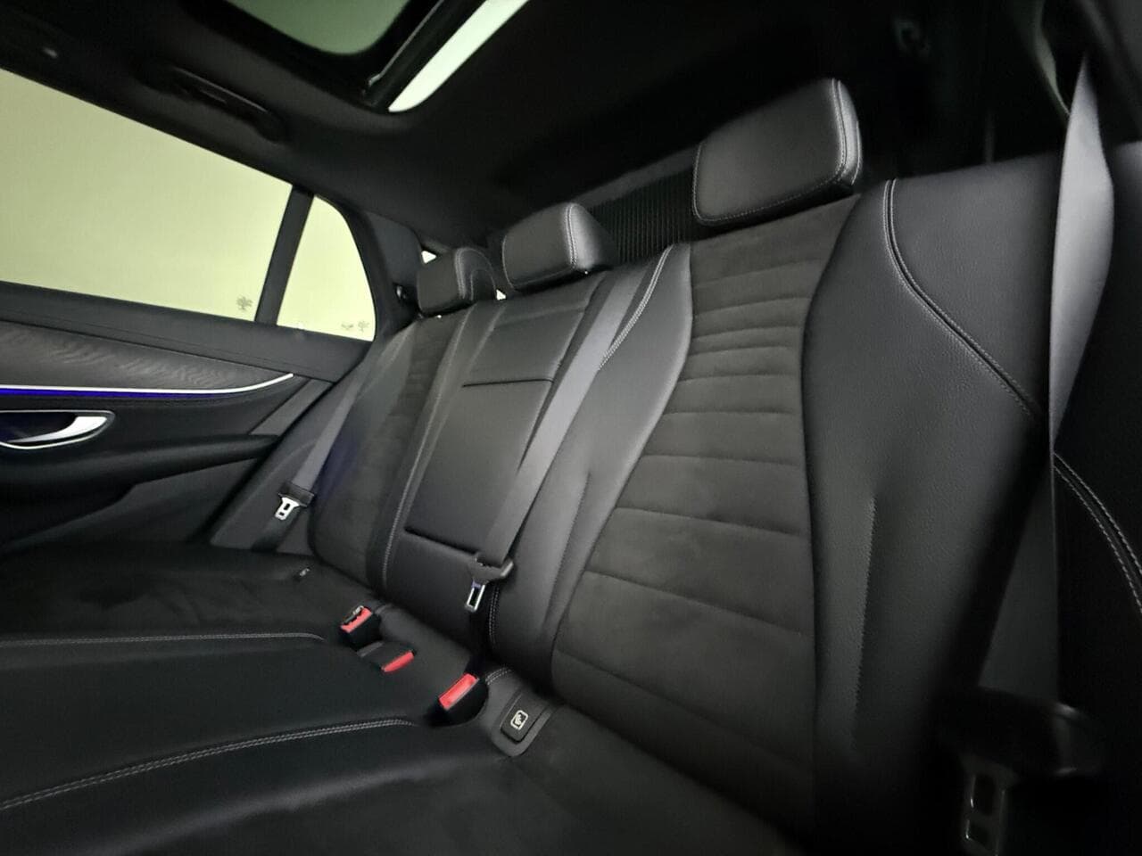 Mercedes-Benz E Class thumbnail Seats Rear