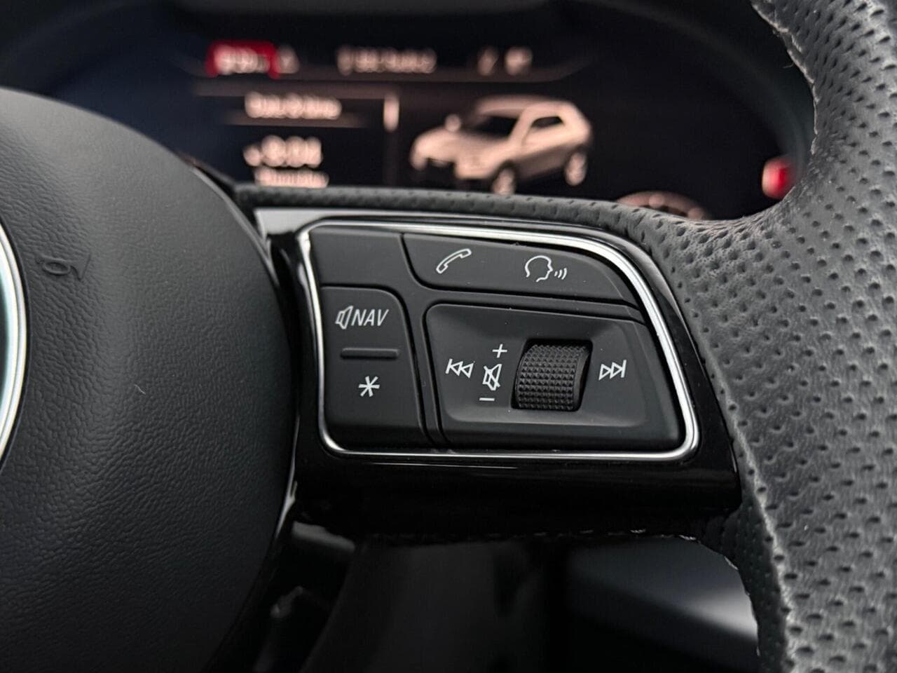 Audi Q2 thumbnail Misc Controls