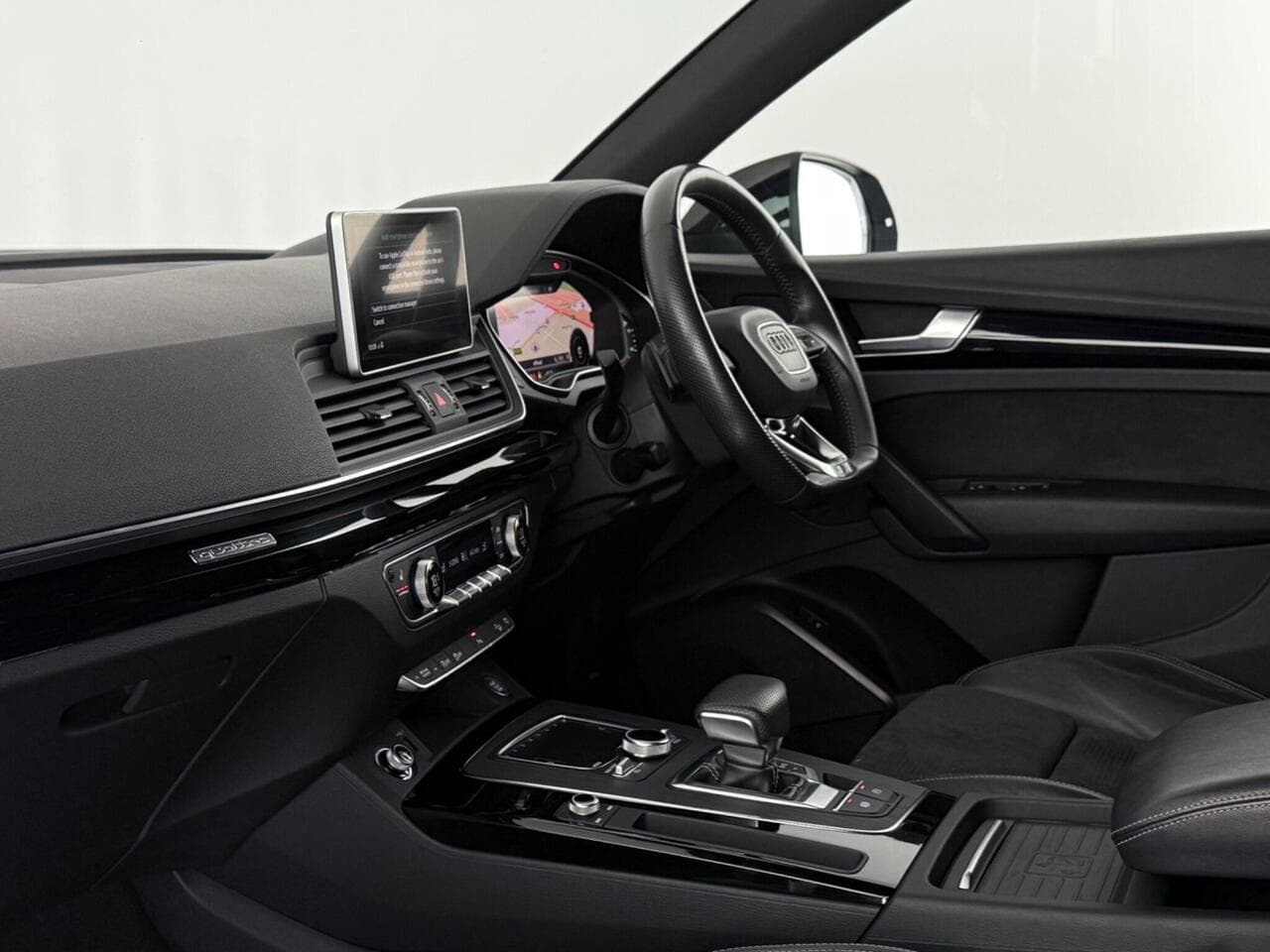 Audi Q5 thumbnail Interior Front