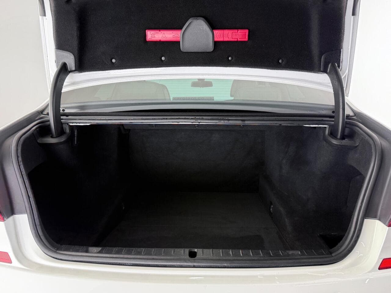 BMW 7 Series thumbnail Boot