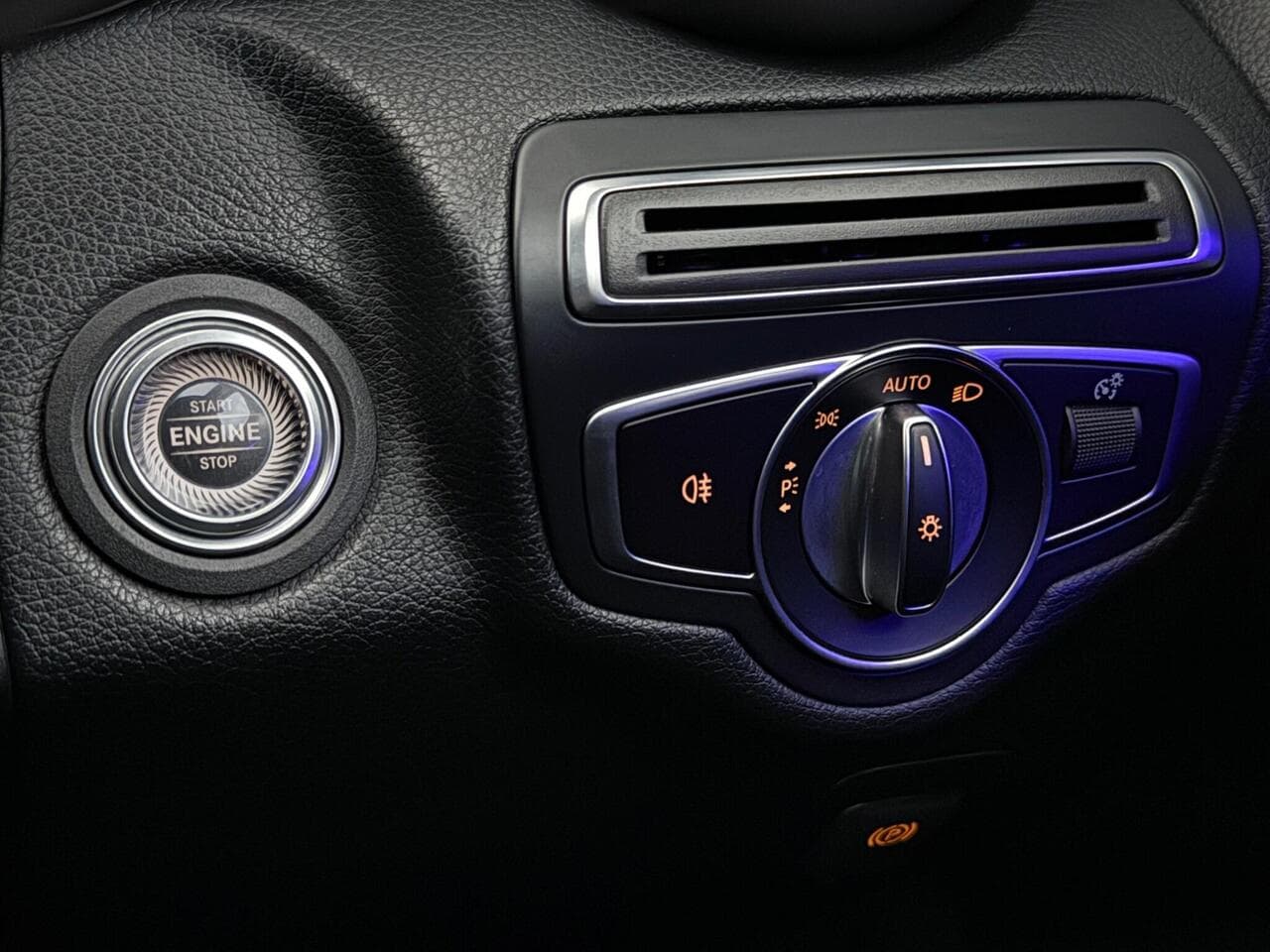 Mercedes-Benz C Class thumbnail Misc Controls