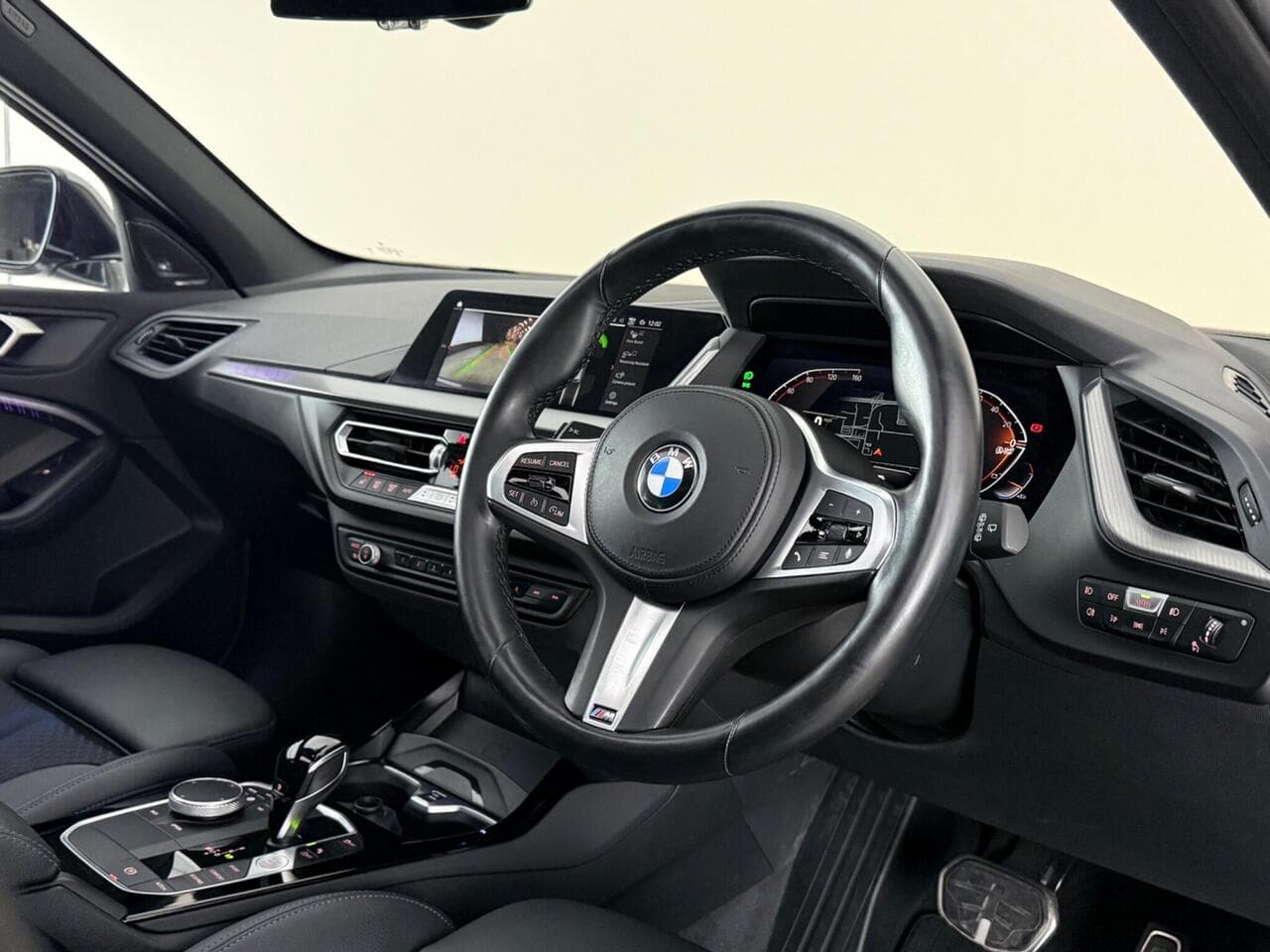 BMW 1 Series thumbnail Interior Front