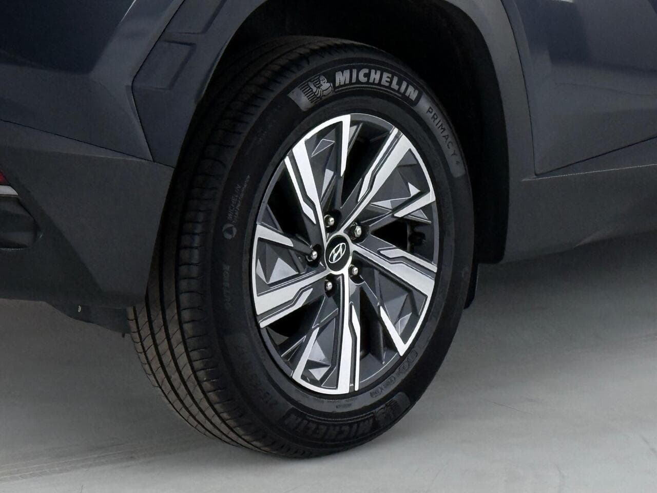 Hyundai TUCSON thumbnail Wheel