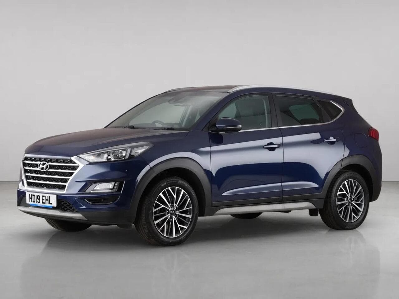 Hyundai TUCSON thumbnail Front Left