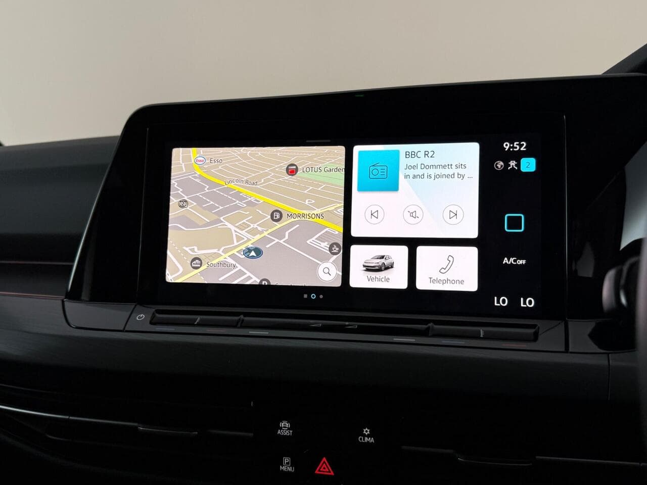 Volkswagen Golf thumbnail Infotainment System