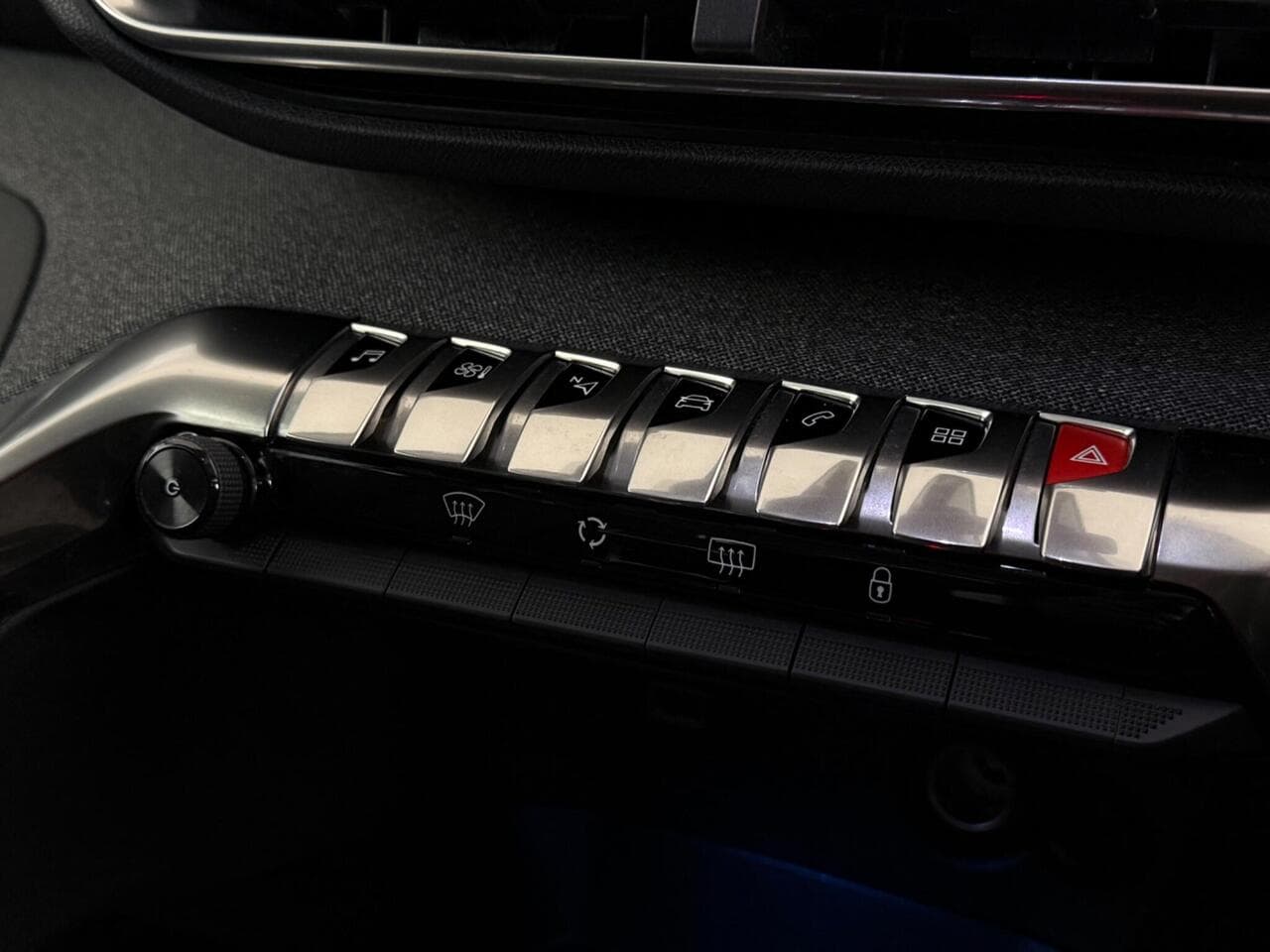 Peugeot 3008 thumbnail Misc Controls