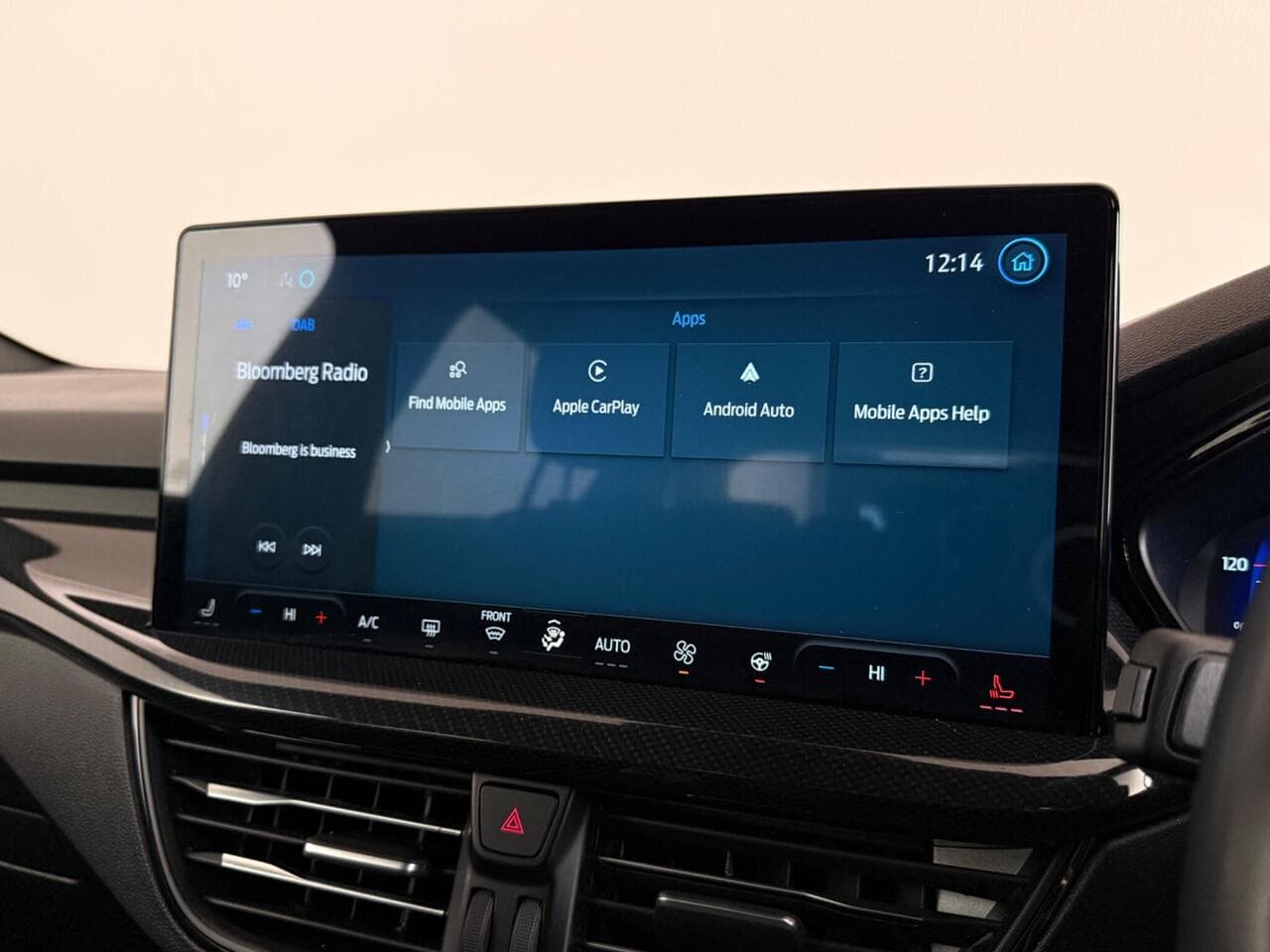 Ford Focus thumbnail Infotainment System